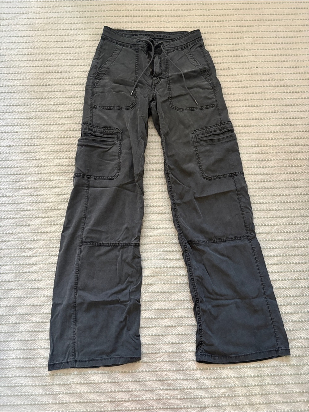 Women's Dark Grey Cargo-Style Drawstring Pants American Eagle Size - 000